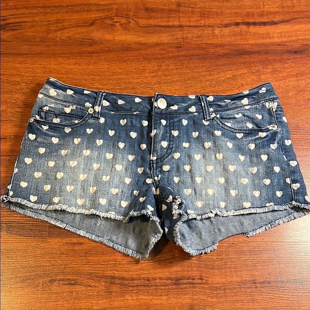 Jalate heart denim shorts juniors size 11 white & blue with faded look